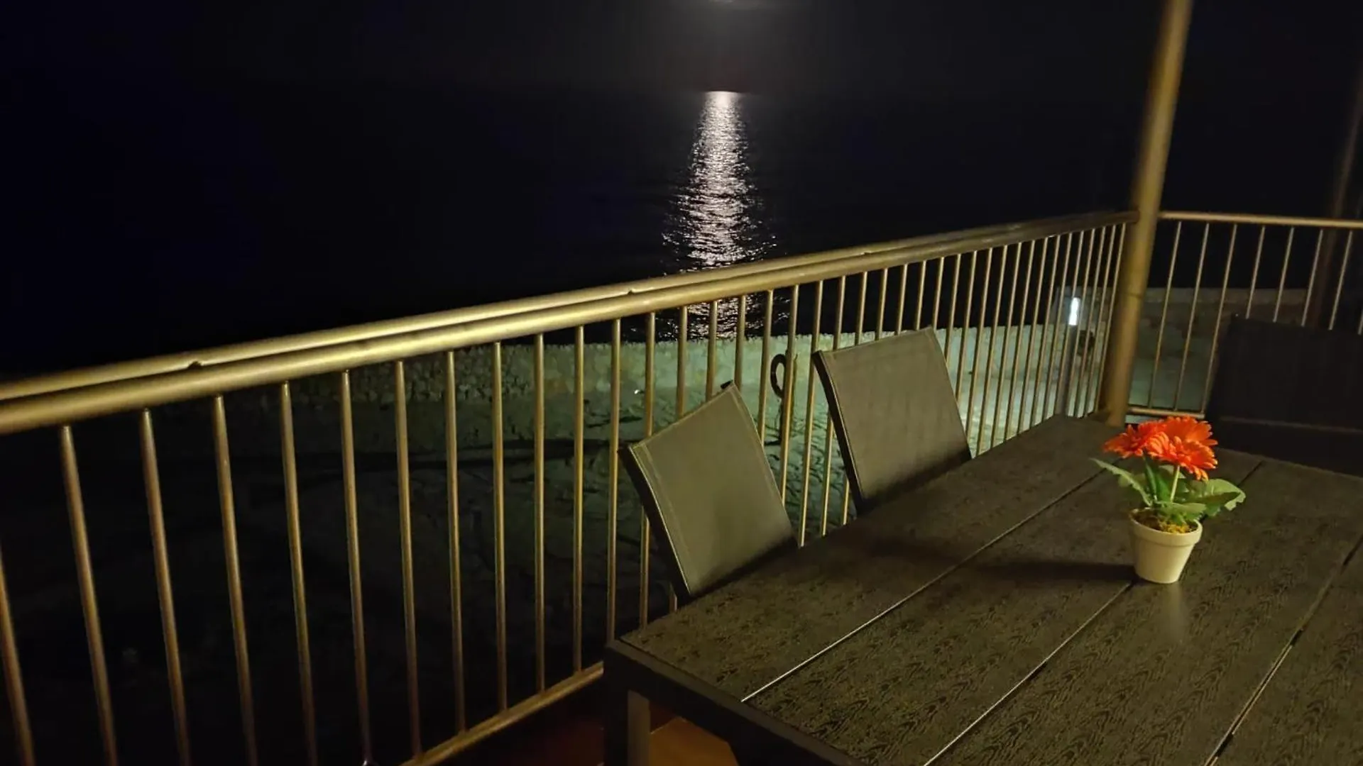 Piso Paradisiaco Frente Al Mar Costa Pinos Mar Salou Espagne