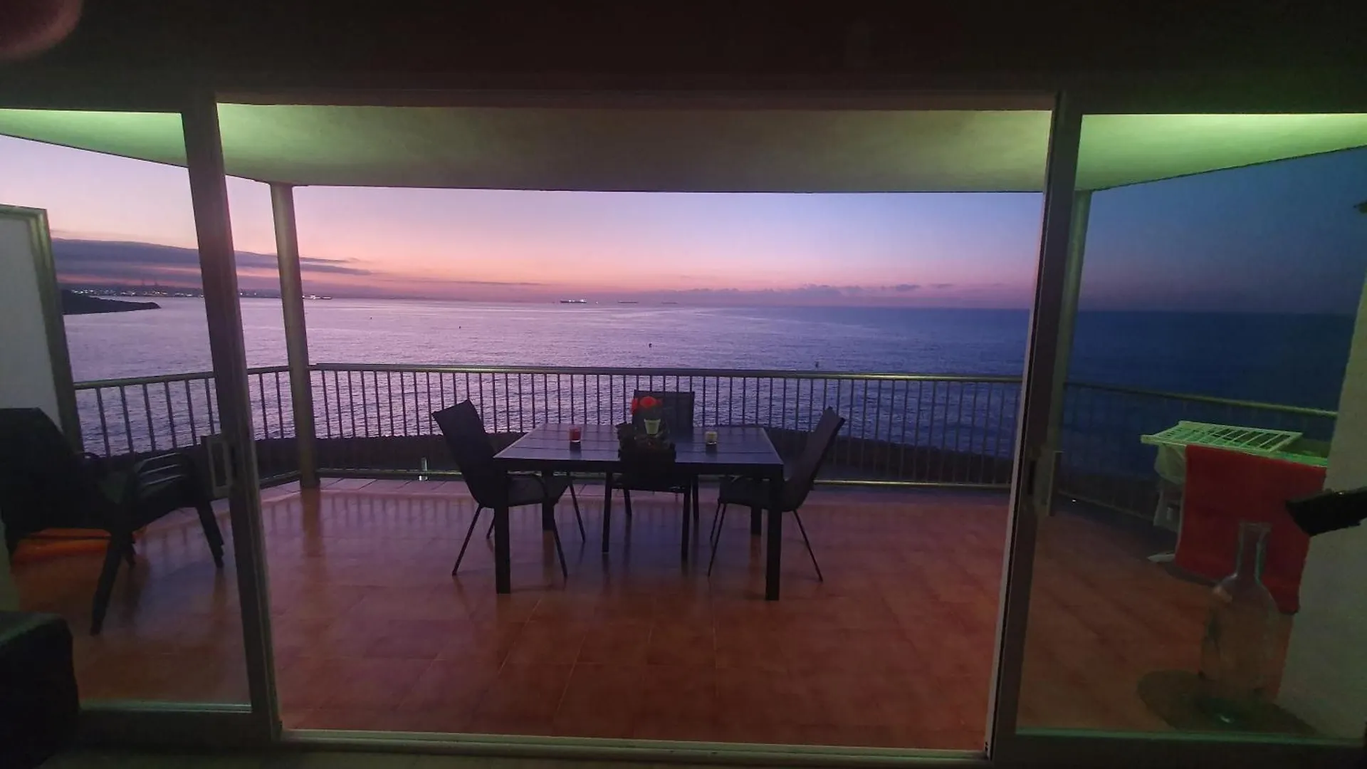 Piso Paradisiaco Frente Al Mar Costa Pinos Mar Salou 0*,
