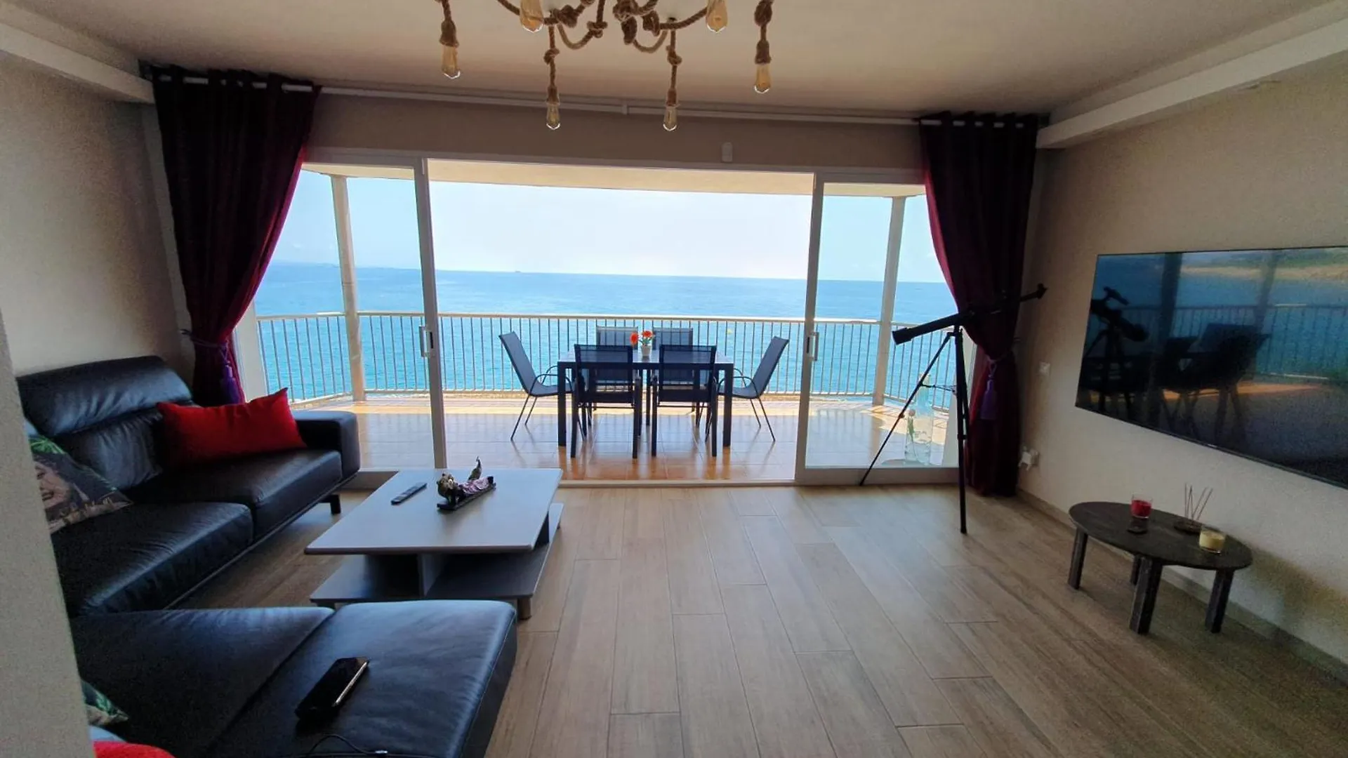 Piso Paradisiaco Frente Al Mar Costa Pinos Mar Salou Appartement